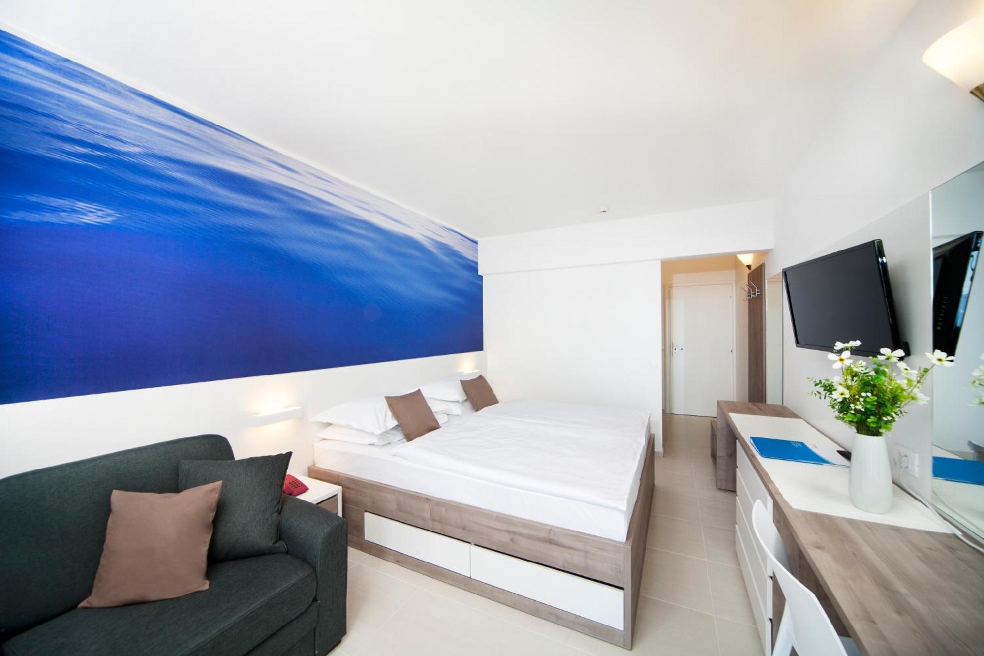 Bluesun Hotel Neptun Tucepi Room photo